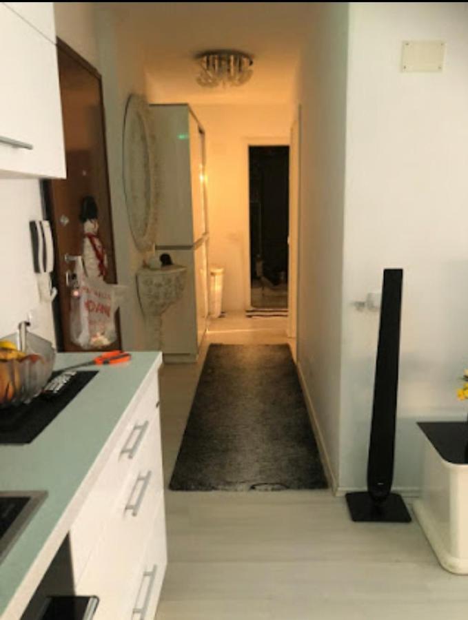Lovely 2 Bedroom Condo In Gjilan. 외부 사진